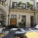 Palazzo Giaraca 3*