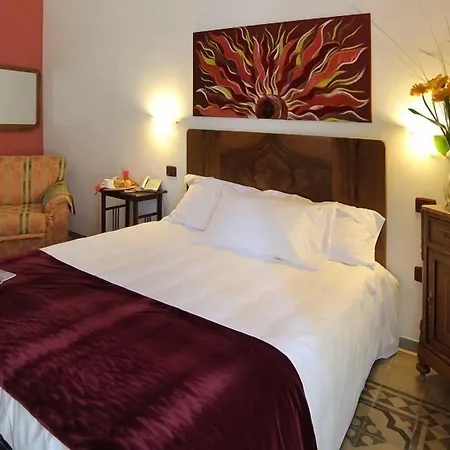 Palazzo Giaraca 3*