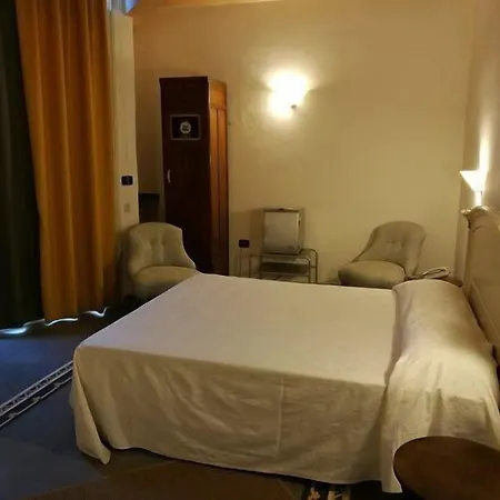 Palazzo Giaraca 3* シラクーサ