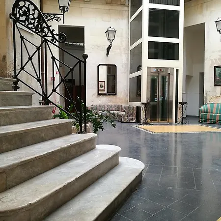 Palazzo Giaraca 3*