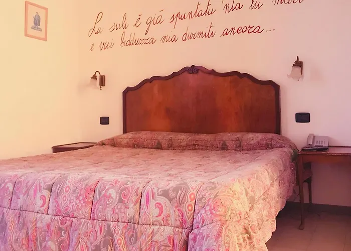 Ξενοδοχείο Palazzo Giaraca 3*